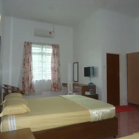 Villasetia Kampong Gong Badak Exterior photo